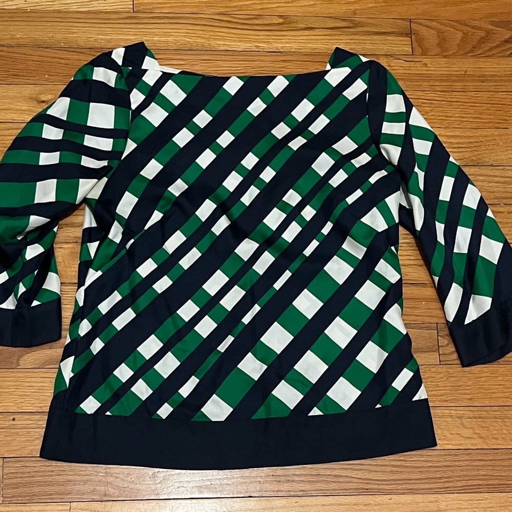 Ann Taylor Silk Green and Black Geometric 3/4 sleeves Blouse
